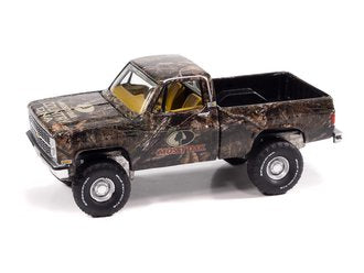 Auto World 1983 Chevy Silverado "Mossy Oak Country" (DNA Camo)